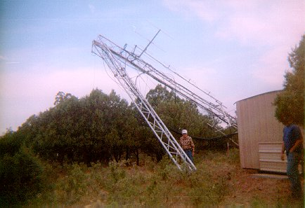 Dark Canyon - Wind Damage to Tower - 1998 - albertdkc.jpg